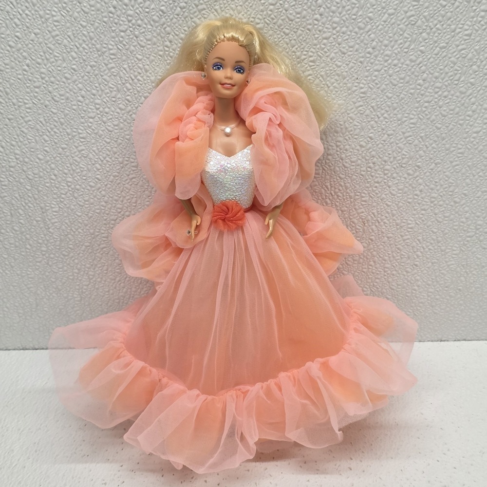 Vintage 1985 Barbie Peaches 'N Cream Doll Original Dress Boa Belt Mattel #7926